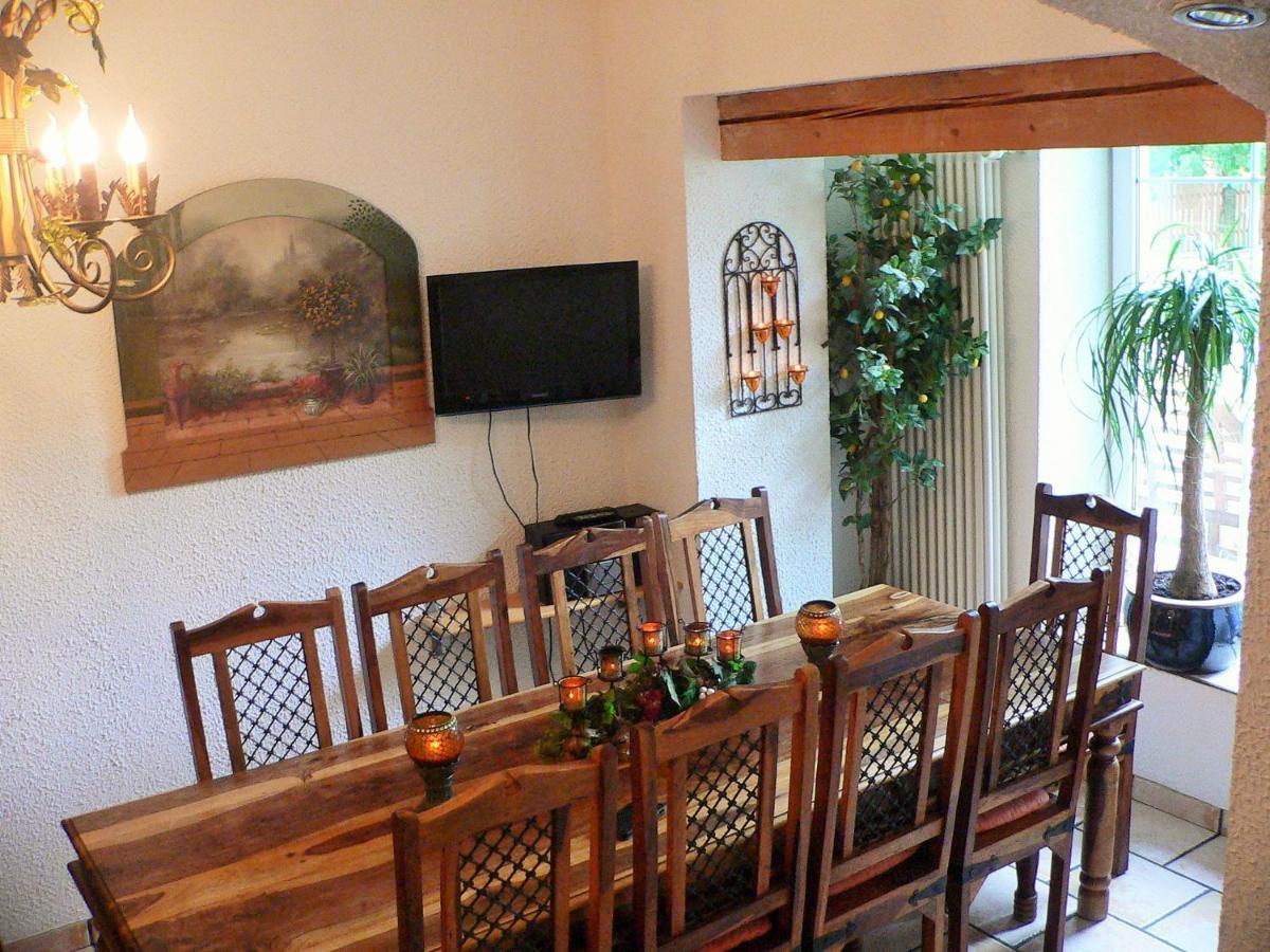 Ferienhaus Kutscherhaus Casa Chabeli - Berlin, Max 11 Personen Hébergement de vacances Berlin