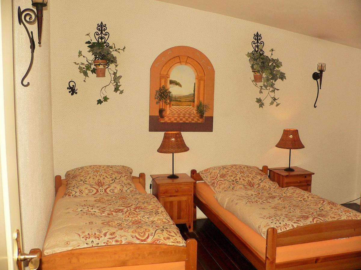 Ferienhaus Kutscherhaus Casa Chabeli - Berlin, Max 11 Personen Hébergement de vacances Berlin