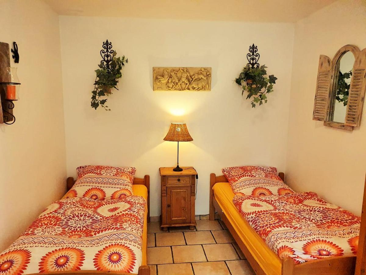 Ferienhaus Kutscherhaus Casa Chabeli - Berlin, Max 11 Personen Hébergement de vacances